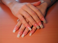 акрил на типсах + френч перламутровой крошкой